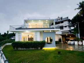 Rosy Villa - Riverside Stay with Pool & View